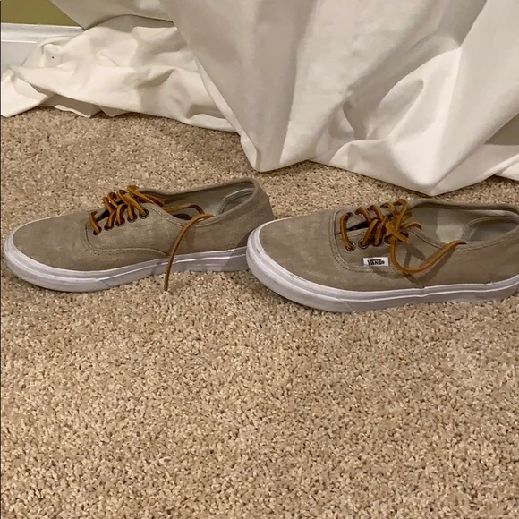 Vans - Picture 2 of 4